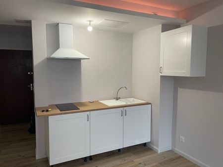 Location Appartement 1 pièce 28m² TROYES 10000 - Photo 2