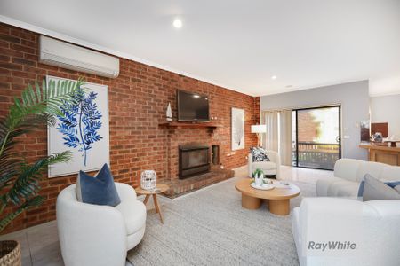 Spacious Family Living - Photo 2