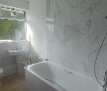 2 Bed - 34a Ash Grove, Hyde Park, Leeds - LS6 1AY - Student - Photo 5