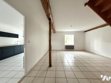 A louer à VILLE-DOMMANGE, appartement en duplex comprenant : vaste entrée desservant salon-séjo... - Photo 3