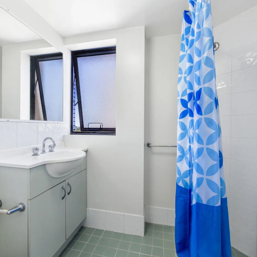 Furnished Studio Apartment in the Heart of Brisbane CBD - Photo 1