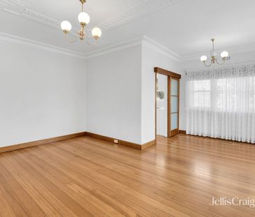 31 Hotham Road, Niddrie, Vic 3042 - Photo 5