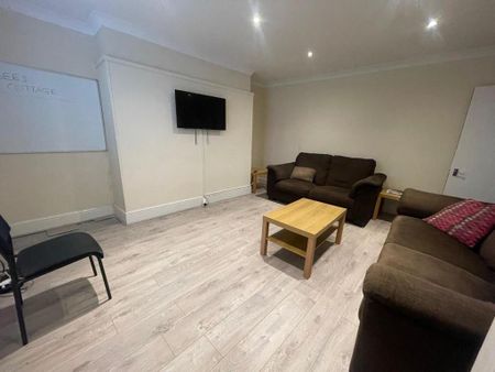 4 bedroom private hall to rent - Photo 3