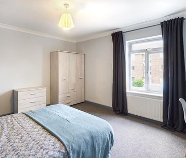 3 bedroom private hall to rent - Photo 3