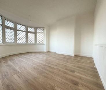 4 bedroom semi-detached house to rent - Photo 4