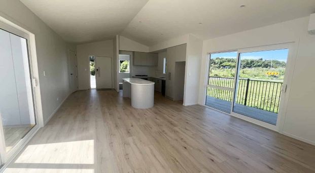 Brand-new stylish four bedroom - Photo 1