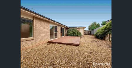 Modern, Private And Well Located - Photo 4