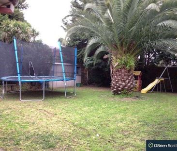 5 Greenhill Rise Hampton Park VIC - Photo 2