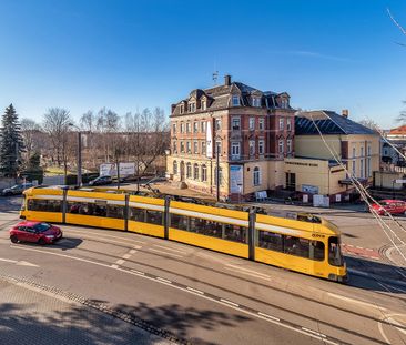 Frisch renovierte helle Dachwohnung mit Tageslichtbad, nahe dem Elbepark. - Photo 2