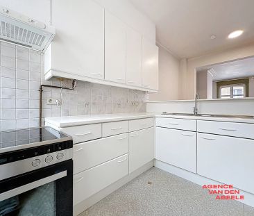 Ruim appartement met 2 slaapkamers in hartje Brugge - Photo 2