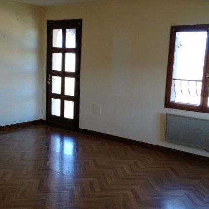 Location Appartement 2 pièces 57m² - Photo 1