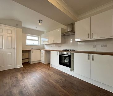 2 bedroom semi-detached house to rent - Photo 4