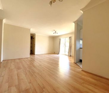 Spacious and Modern 2 Bedroom Apartment - Photo 2