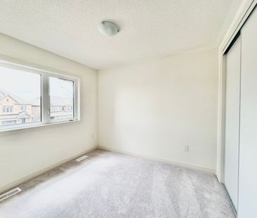 For Lease - 81 Sagewood Avenue, Barrie, Ontario - Photo 5