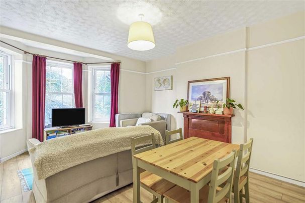 3 bedroom flat to rent - Photo 1