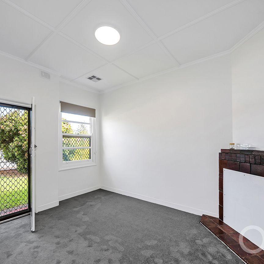 Open the Door to Comfort and Convenience on Dunorlan - Photo 1