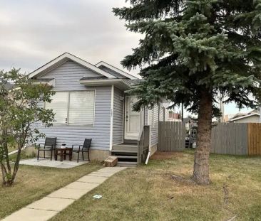 Whole house for rent in Taradale | Calgary - Photo 1