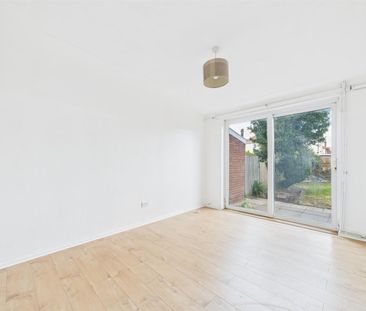 Greenleas Road, Wallasey, 3 bedroom, House - Semi-Detached - Photo 2