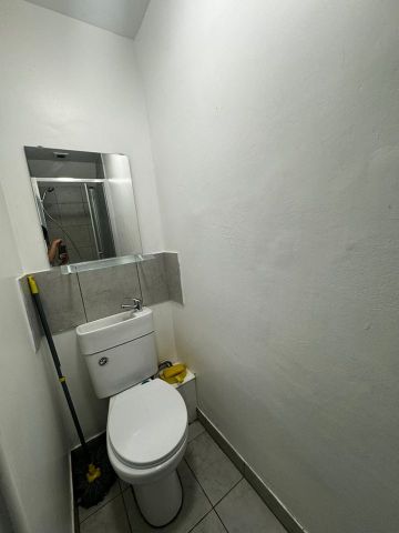 Room in a Shared House, Barclay Road, E13 - Photo 4