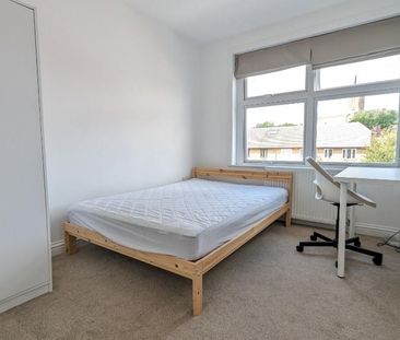 3 bedroom flat to rent - Photo 5