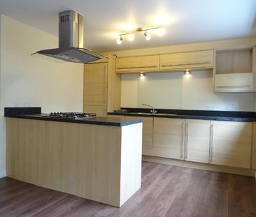 2 bedroom flat to rent - Photo 4