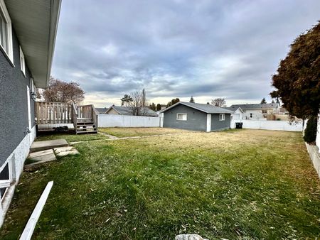 8504 152 A Avenue - Photo 3