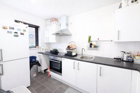 1 bed apartment to rent in Roots Hall Drive, Southend-on-Sea, SS2 - Photo 4