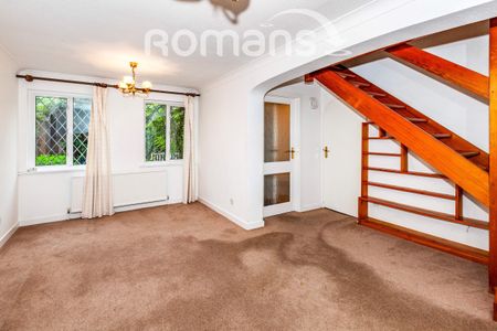 Hall Court, Datchet, SL3 - Photo 4