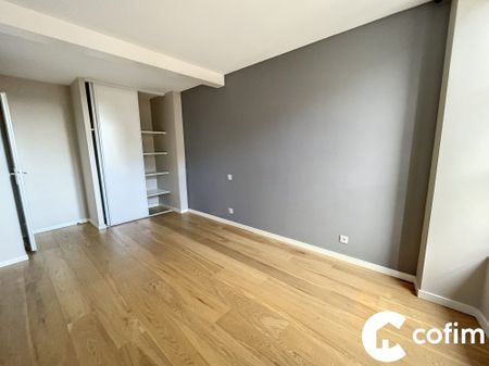 Grand appartement rénové en centre-ville - Photo 5