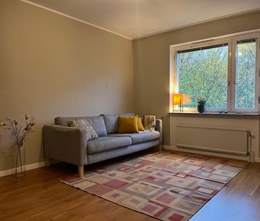 Flyghamnsvägen, Täby - Photo 2