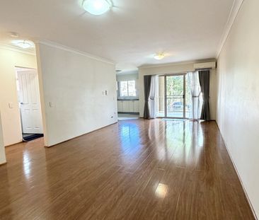 BEAUTIFUL 2 BED 2 BATH UNIT WITH SECURE CAR SPACE - Photo 2