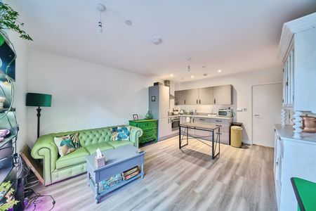 Apartment to Rent: Catimor House, UB3 - Photo 2