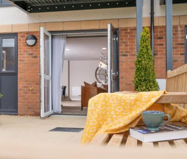 2 bedroom retirement property to rent - Photo 1