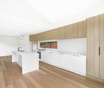 4/12 South Crescent, Heidelberg West VIC 3081 - Townhouse For Rent ... - Photo 2