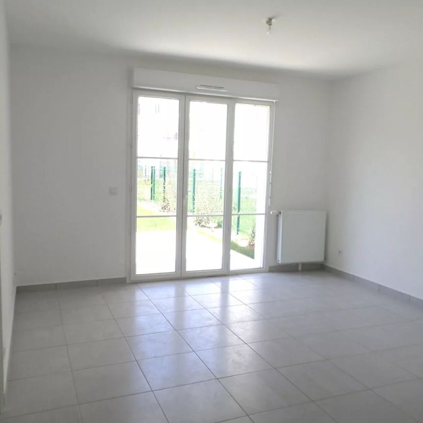 APPARTEMENT DE 2 PIECES AVEC JARDIN A LOUER A PLAISIR - Photo 1