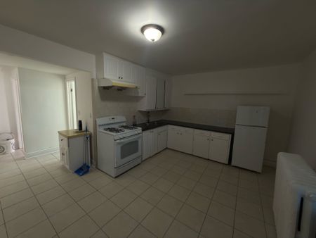 For Lease - 158 Danforth Avenue Unit# 303, Toronto, Ontario - Photo 5