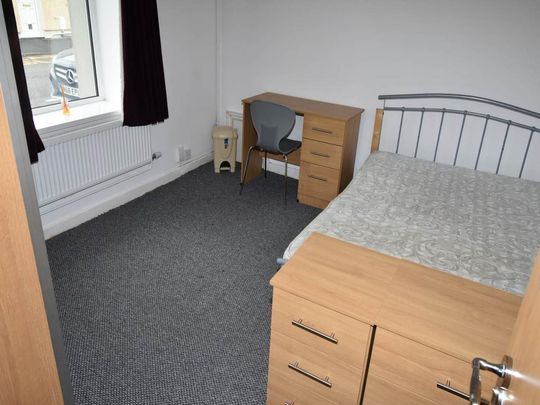 4 bedroom house to rent - Photo 1