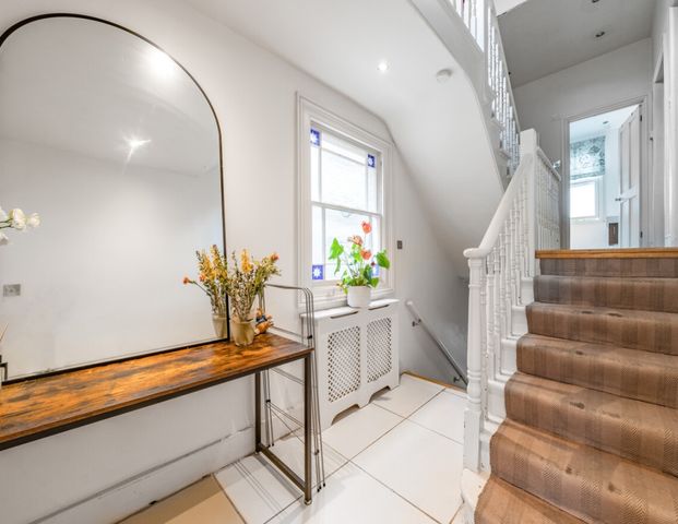 Dents Road, Battersea, London, SW11 - Photo 1