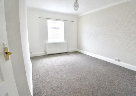 4 bedroom flat to rent - Photo 5