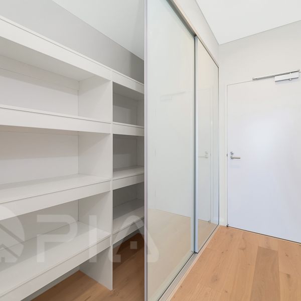 "Modern 1-Bedroom Apartment in Westmead's Premier Highline Tower" - Photo 1