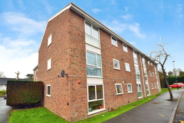 Oakley Close, Isleworth - Photo 1