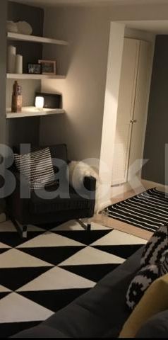 Self-contained studio located in Hackney inclusive of heating and hot water - Photo 1