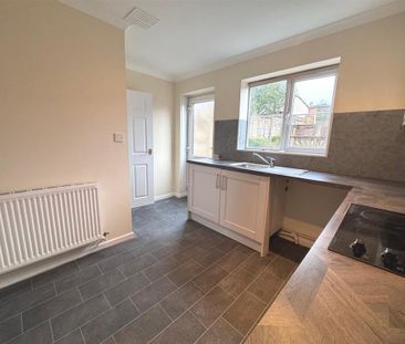 2 bedroom semi-detached house to rent - Photo 5