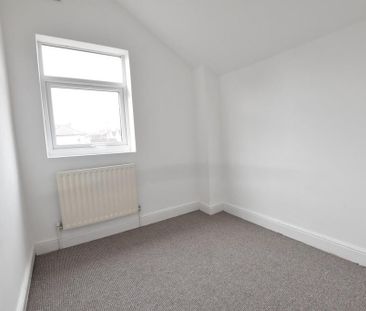 3 bedroom end of terrace house to rent - Photo 6