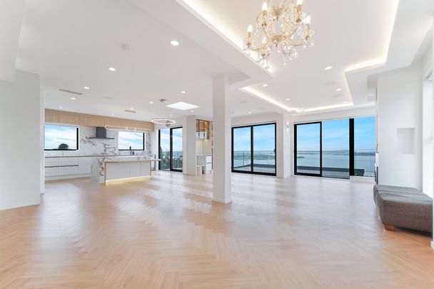 Designer 5 Bedroom Home Hillsborough - Photo 1