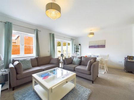 3 bedroom semi-detached house to rent - Photo 4