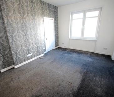 3 bedroom flat to rent - Photo 3