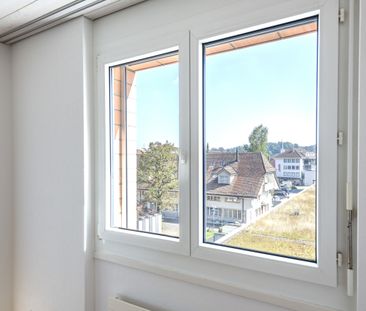 Wohnung mit Parkettboden und schönem, besonnten Balkon - Foto 3