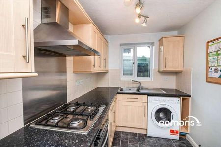 Southlands, Chineham, Basingstoke, Hampshire, RG24 - Photo 5