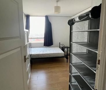 Room in a Shared Flat, London, SW11 - Photo 2